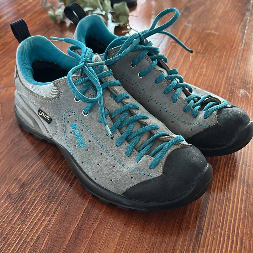 Asolo Shiver GTX Women’s Hiking Shoes Gray Teal Vibram Size 7 in good condition
